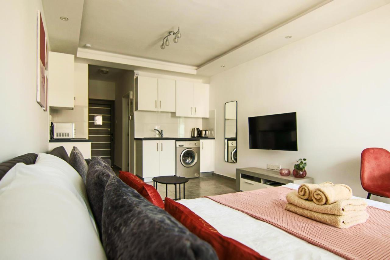 Ferienwohnung Phaedrus Living: Seaside Luxury Flat Athina 115 Paphos Exterior foto